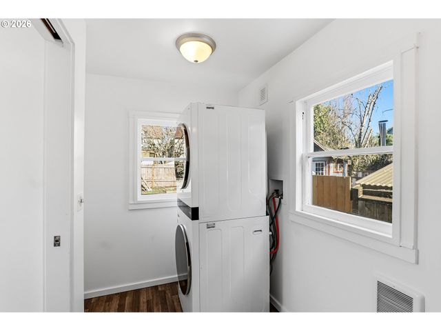 3923 Se MAIN St, Portland, OR 97214