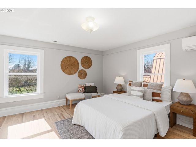 3923 Se MAIN St, Portland, OR 97214