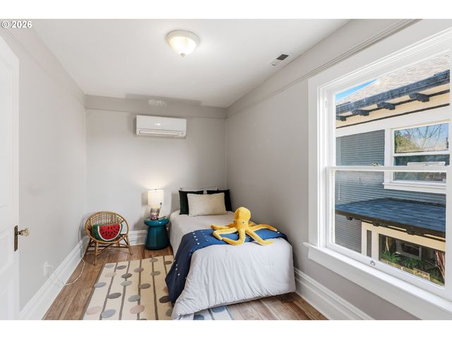 3923 Se MAIN St, Portland, OR 97214