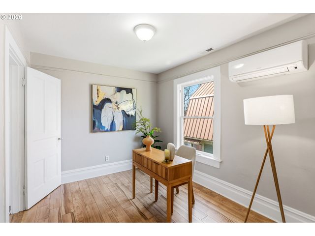 3923 Se MAIN St, Portland, OR 97214