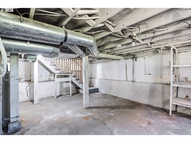 3923 Se MAIN St, Portland, OR 97214