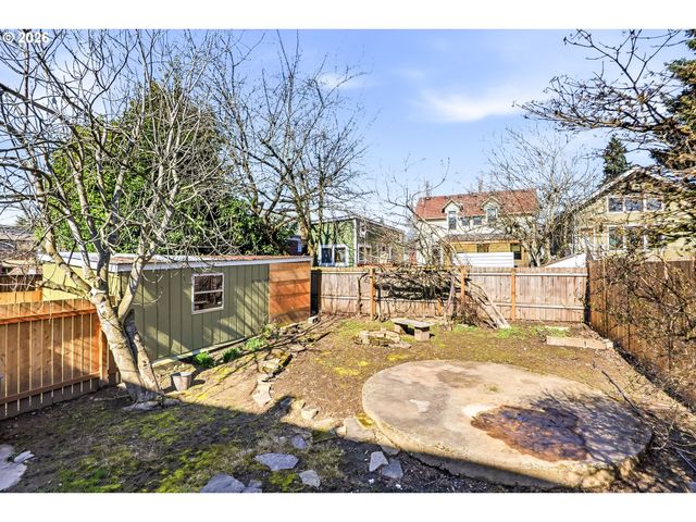 3923 Se MAIN St, Portland, OR 97214