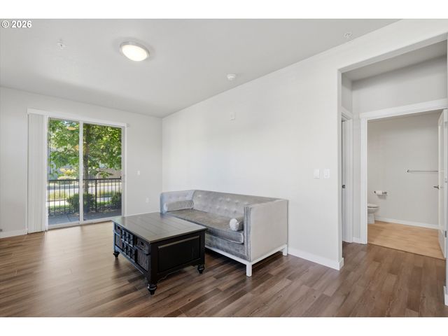 16322 Nw CHADWICK Way 102, Portland, OR 97229