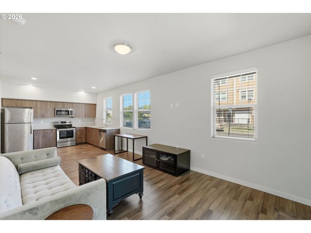 16322 Nw CHADWICK Way 102, Portland, OR 97229