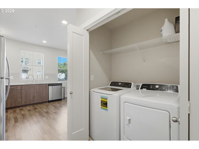 16322 Nw CHADWICK Way 102, Portland, OR 97229