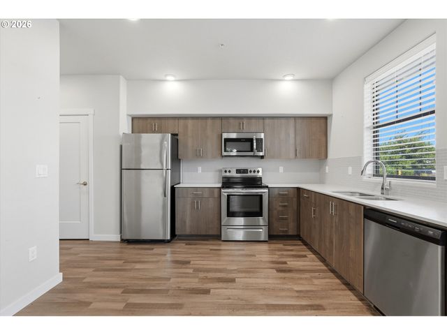 16322 Nw CHADWICK Way 102, Portland, OR 97229