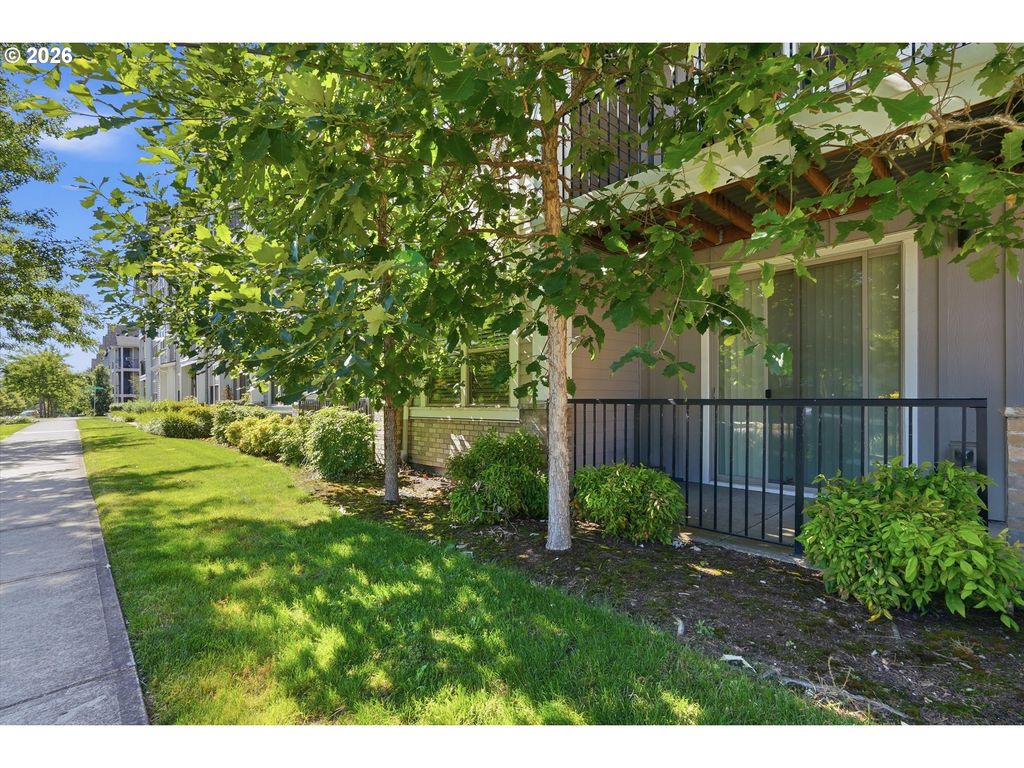 16322 Nw CHADWICK Way 102, Portland, OR 97229