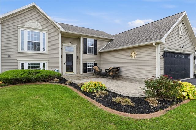 21 Black Duck Trail, Greece, NY 14626