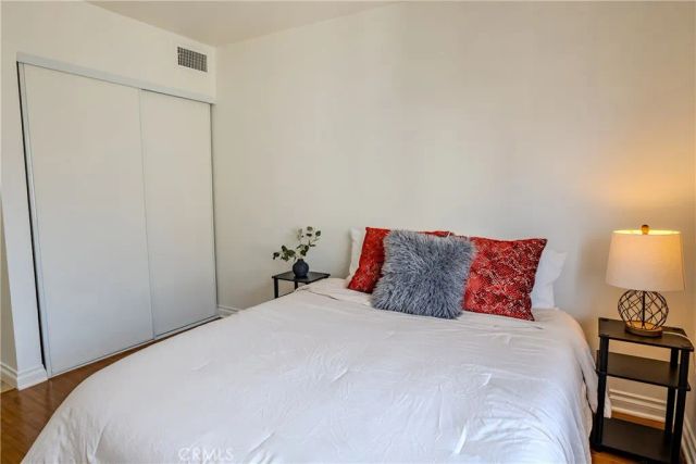 5460 White Oak K301, Encino, CA 91316