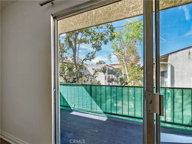 5460 White Oak K301, Encino, CA 91316