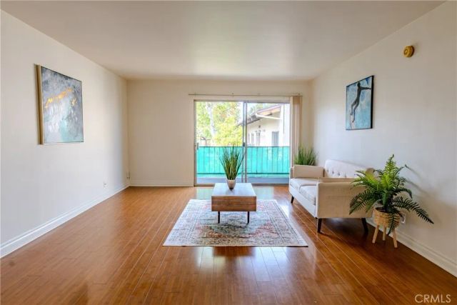 5460 White Oak K301, Encino, CA 91316