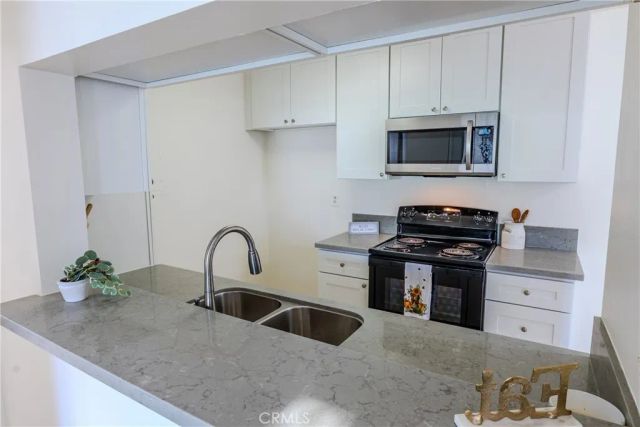 5460 White Oak K301, Encino, CA 91316