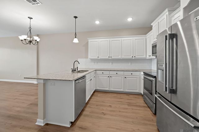 17455 Berkshire Dr, Prairieville, LA 70769