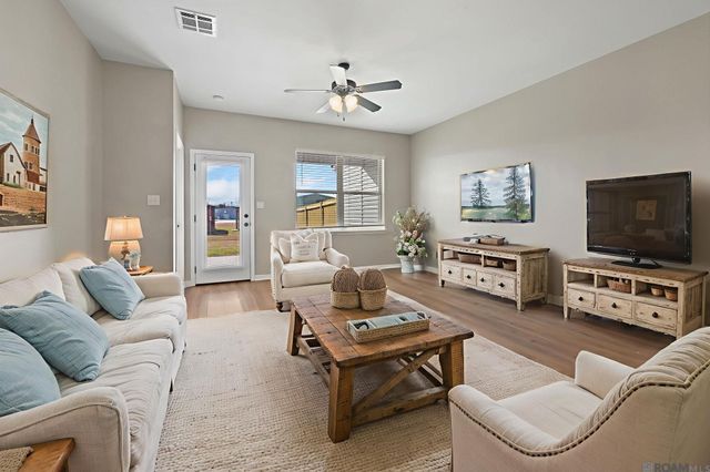 17455 Berkshire Dr, Prairieville, LA 70769