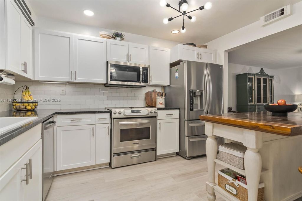 1603 NE 105th St 3-9, Miami Shores, FL 33138