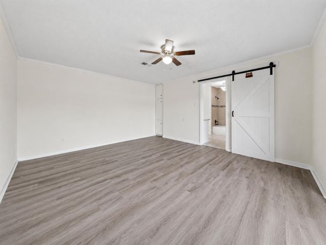 208 Cliffbrook Lane, Cleveland, TX 77327