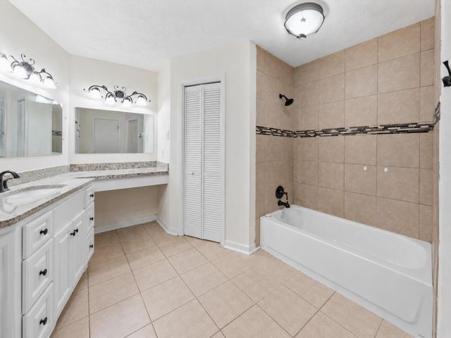 208 Cliffbrook Lane, Cleveland, TX 77327