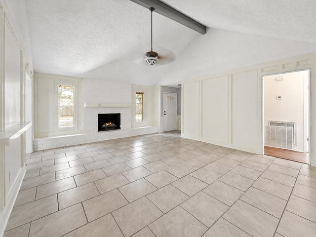 208 Cliffbrook Lane, Cleveland, TX 77327