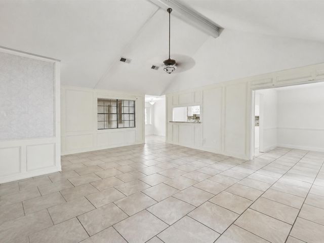 208 Cliffbrook Lane, Cleveland, TX 77327
