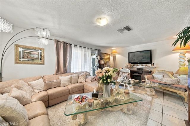 12011 Jouett, Sylmar, CA 91342