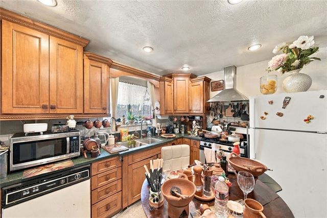 12011 Jouett, Sylmar, CA 91342