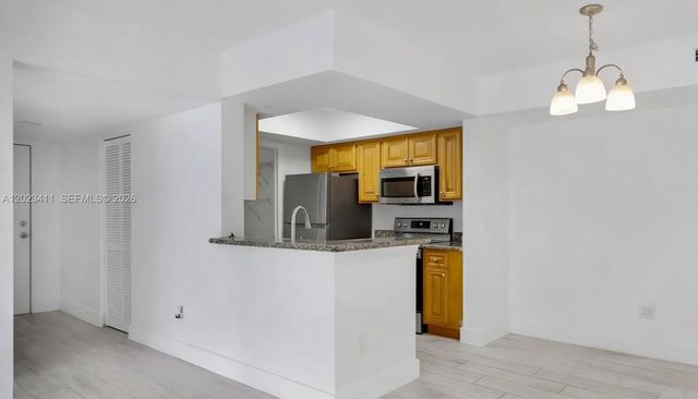 5760 Rock Island Rd 321, Tamarac, FL 33319
