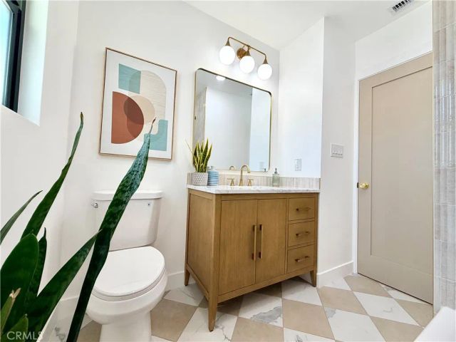 5710 E Killdee, Long Beach, CA 90808