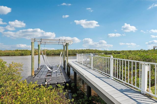 8107 SIERRA MANOR LANE, Tampa, FL 33635