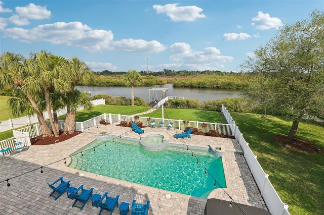 8107 SIERRA MANOR LANE, Tampa, FL 33635