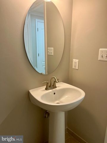 9 GRANTS CT, Stafford, VA 22556