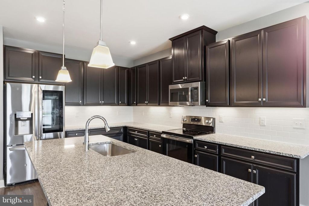529 SWANSEA DR, Middletown, DE 19709