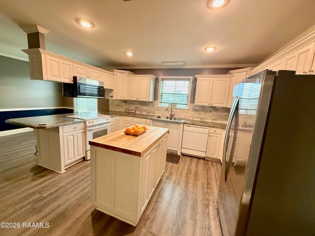 111 Herlil Circle, Carencro, LA 70520