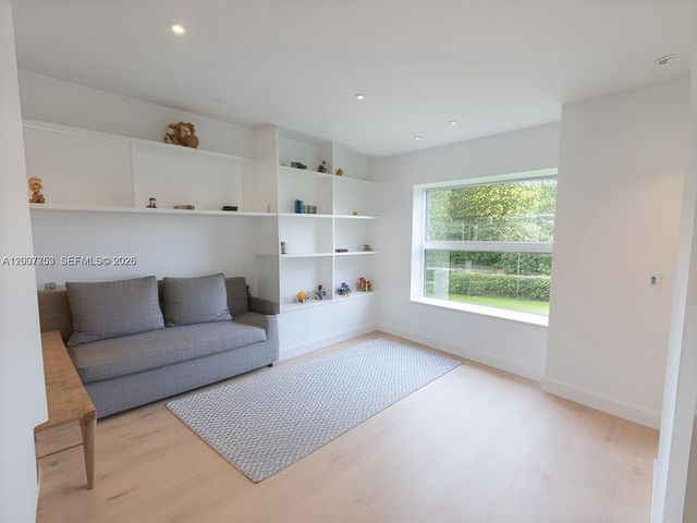 854 NW 76th St ., Miami, FL 33150