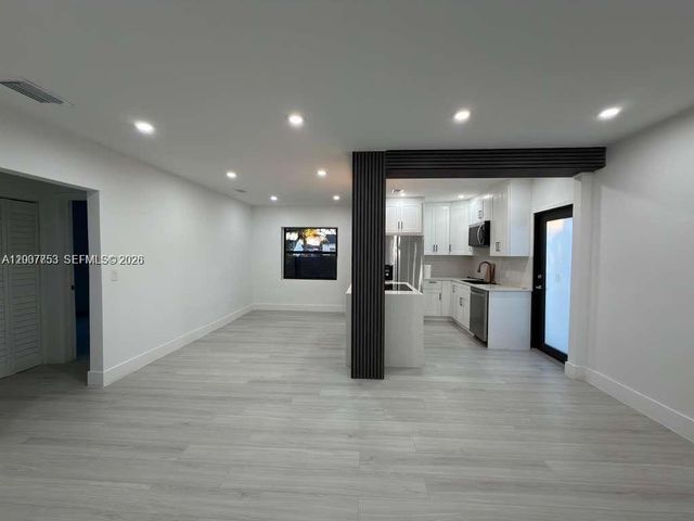 854 NW 76th St ., Miami, FL 33150