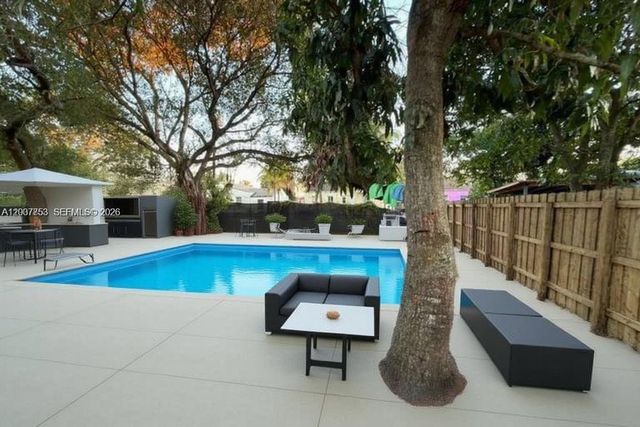 854 NW 76th St ., Miami, FL 33150