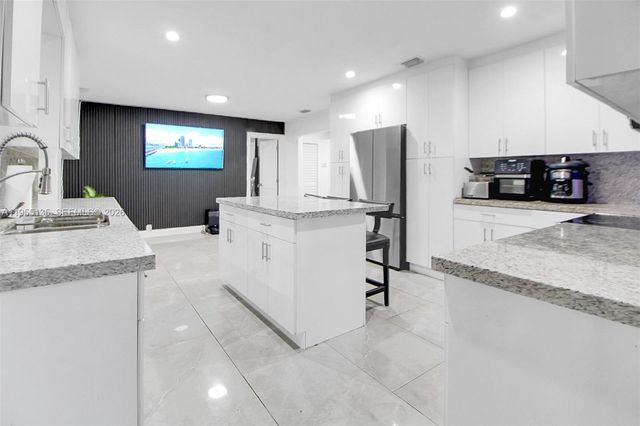 18280 SW 202nd St, Miami, FL 33187