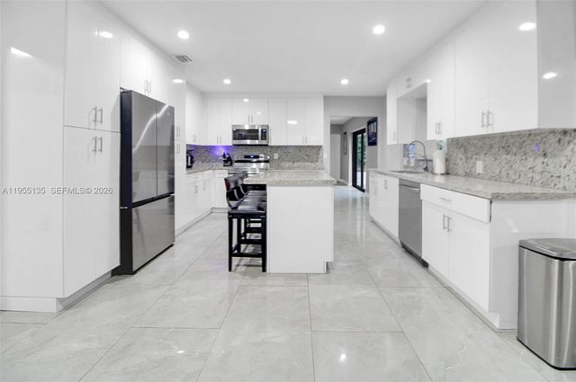 18280 SW 202nd St, Miami, FL 33187