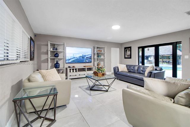 18280 SW 202nd St, Miami, FL 33187