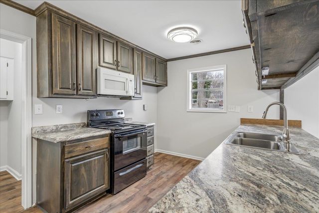 7933 NEWPORT DR, Millington, TN 38053