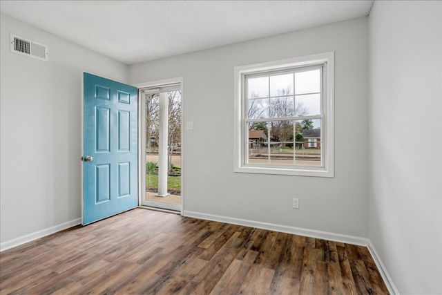 7933 NEWPORT DR, Millington, TN 38053