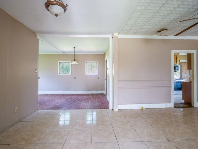 1004 Avon Ave, Llano, TX 78643