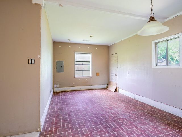 1004 Avon Ave, Llano, TX 78643