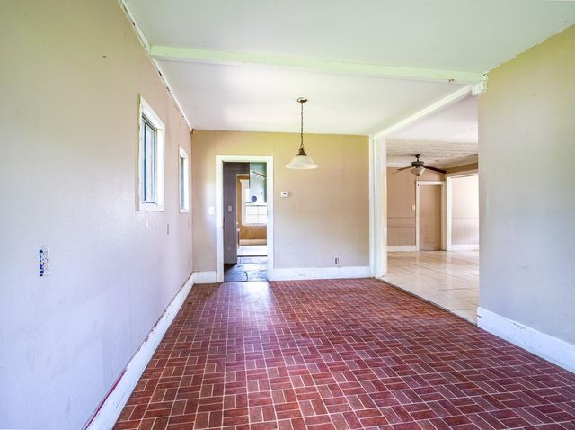 1004 Avon Ave, Llano, TX 78643