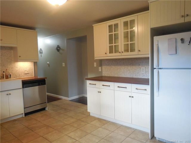215 Fowler Avenue, Middletown, CT 06457
