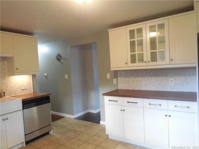 215 Fowler Avenue, Middletown, CT 06457