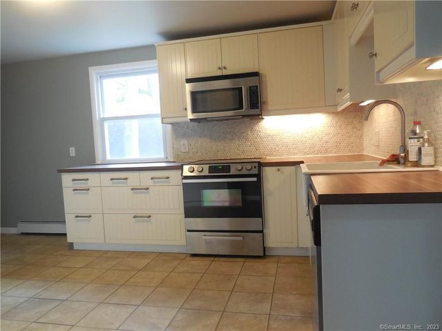 215 Fowler Avenue, Middletown, CT 06457