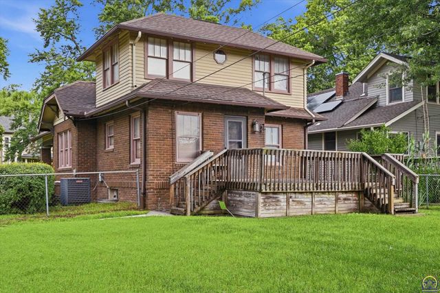 1280 SW MacVicar AVE, Topeka, KS 66604
