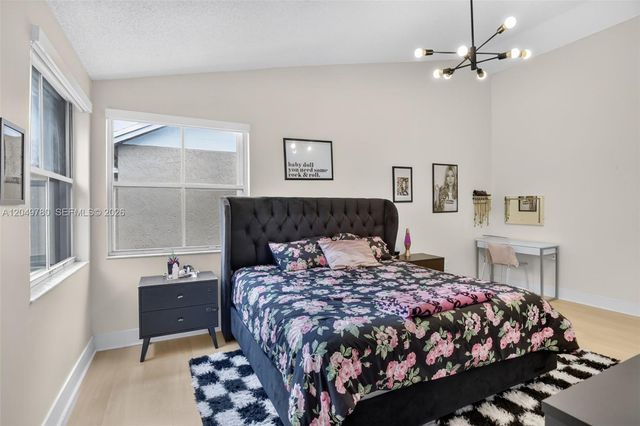 490 NW 102nd Ter, Pembroke Pines, FL 33026