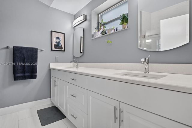 490 NW 102nd Ter, Pembroke Pines, FL 33026
