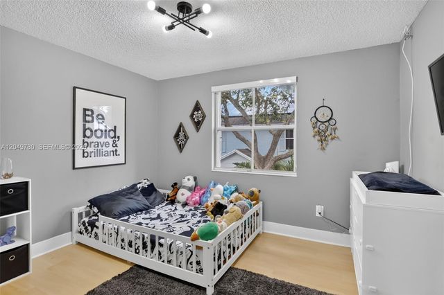 490 NW 102nd Ter, Pembroke Pines, FL 33026